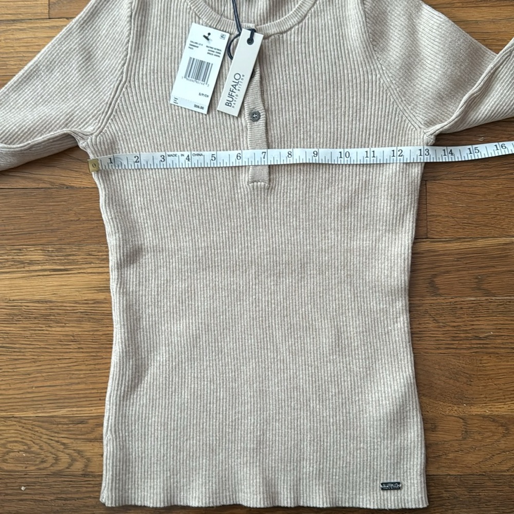 🦬Buffalo David Bitton heather oatmeal ribbed henley sweater. Size S. NWT. - Picture 8 of 10